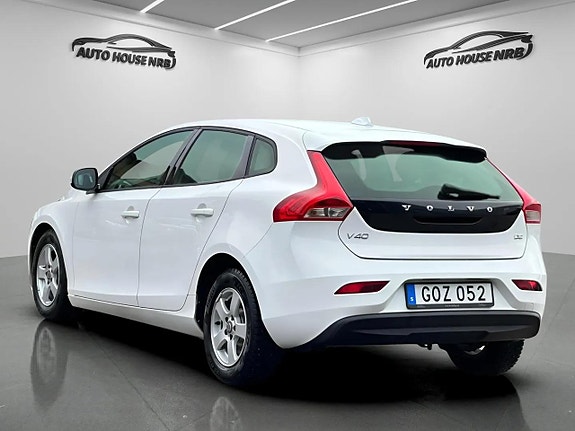 Volvo V40 7 of 21