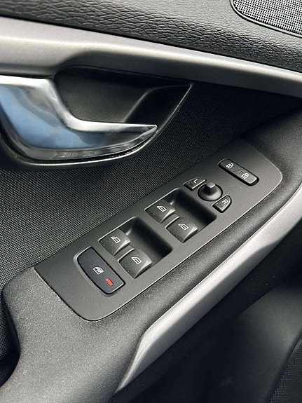 Volvo V40 17 of 21