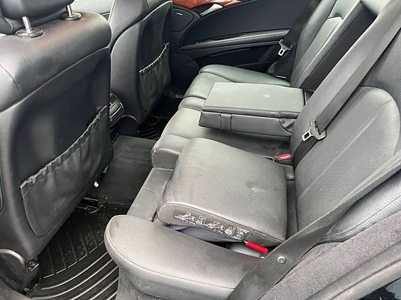 Mercedes-Benz E200 11 of 17