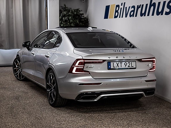 Volvo S60 3 of 5