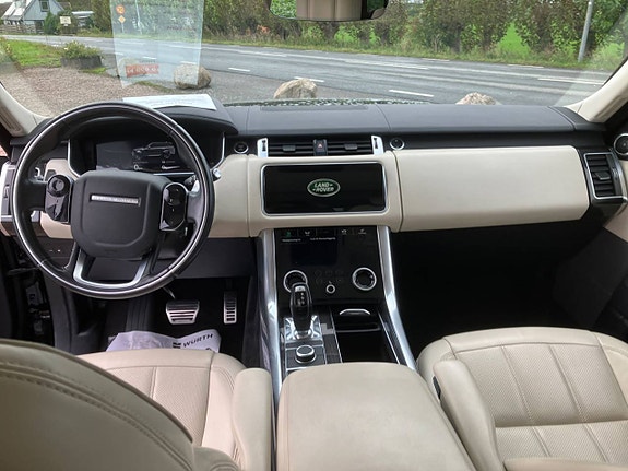 Land Rover Range Rover Sport 17 of 24