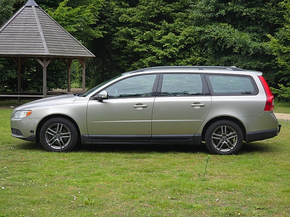 Volvo V70 13 of 22
