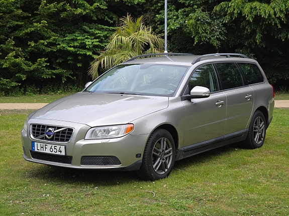 Volvo V70 15 of 22
