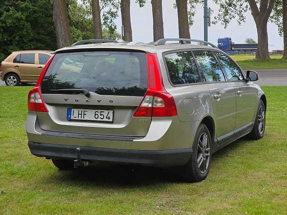 Volvo V70 8 of 22