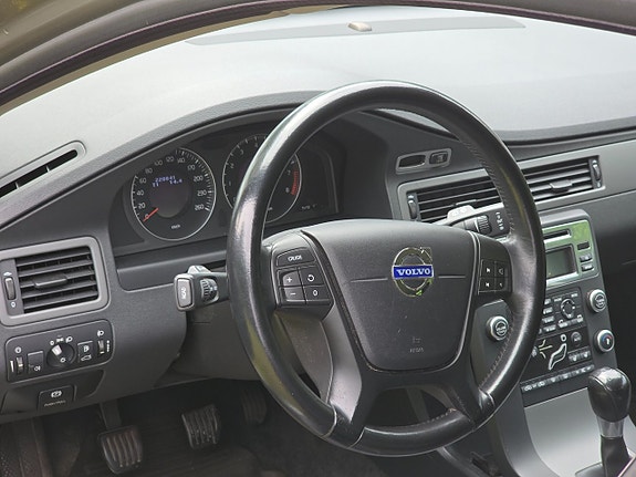 Volvo V70 19 of 22