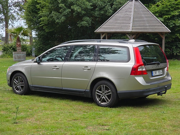 Volvo V70 11 of 22
