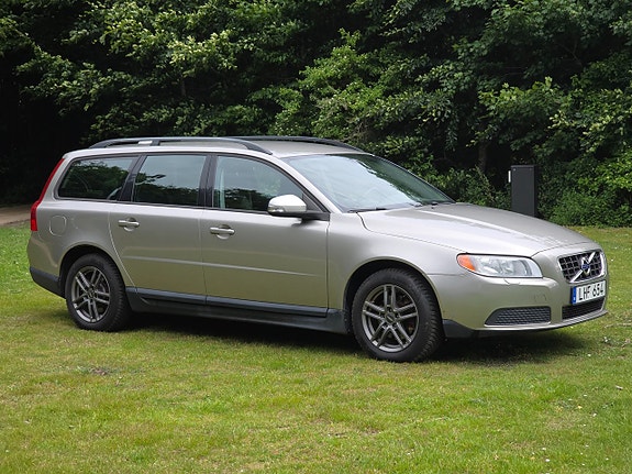 Volvo V70 3 of 22