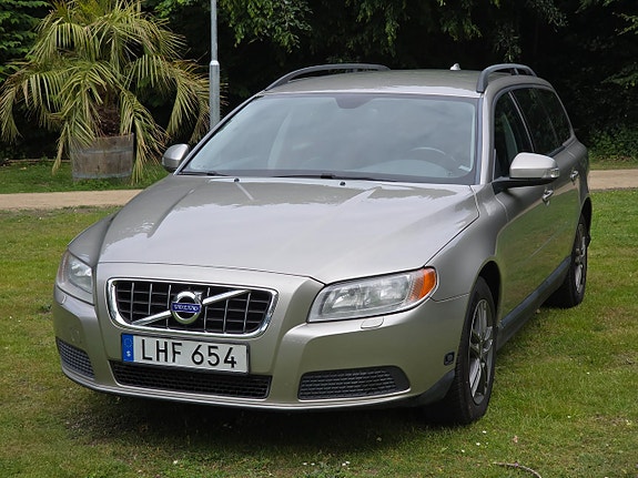 Volvo V70 16 of 22