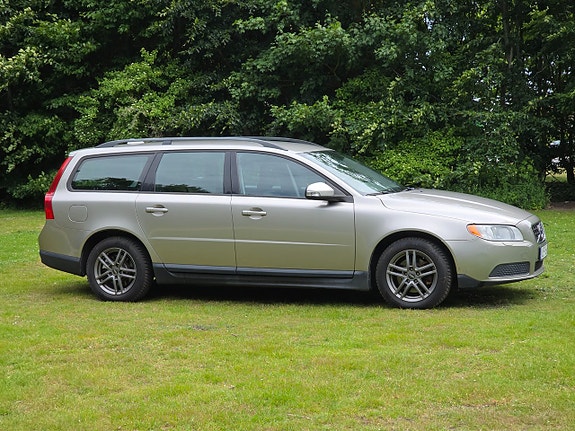 Volvo V70 4 of 22