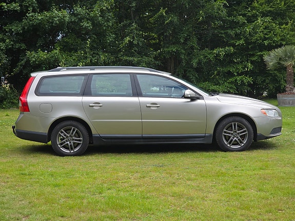 Volvo V70 5 of 22