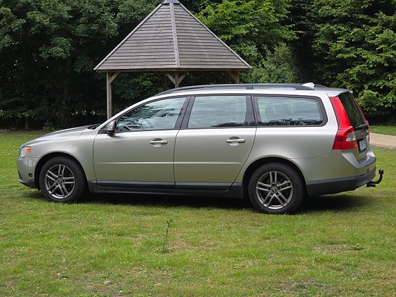 Volvo V70 12 of 22