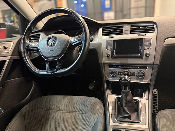 Volkswagen Golf VII 11 of 14