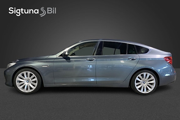 BMW 550i 3 of 5