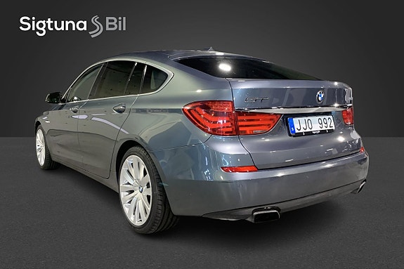 BMW 550i 4 of 5