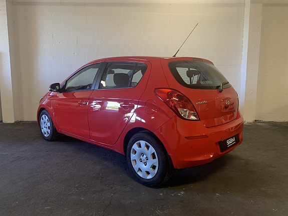 Hyundai i20 8 of 13