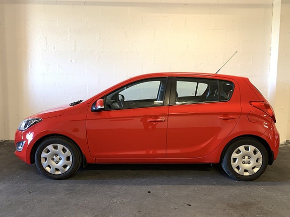 Hyundai i20 2 of 5