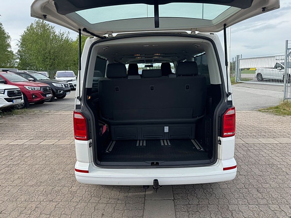 Volkswagen Multivan 15 of 26