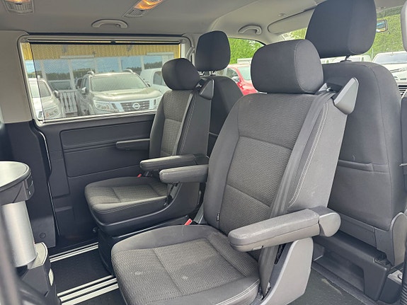Volkswagen Multivan 16 of 26