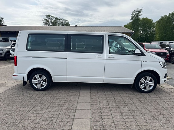 Volkswagen Multivan 7 of 26