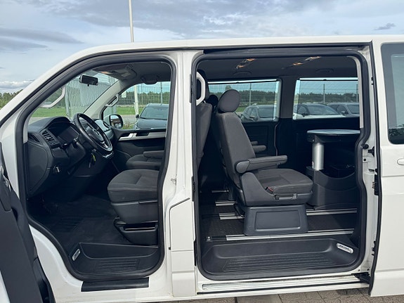 Volkswagen Multivan 20 of 26