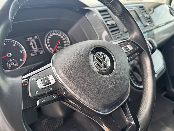 Volkswagen Multivan 26 of 26