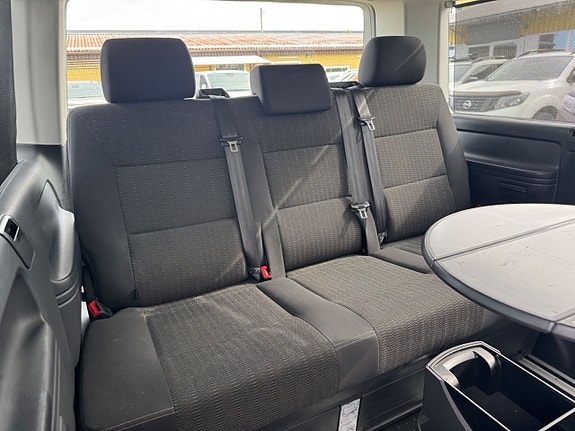 Volkswagen Multivan 17 of 26