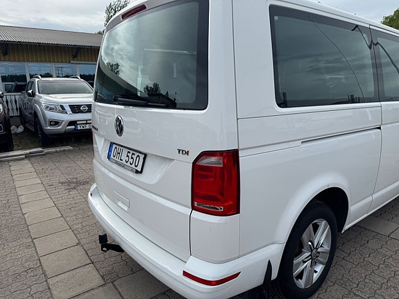 Volkswagen Multivan 11 of 26