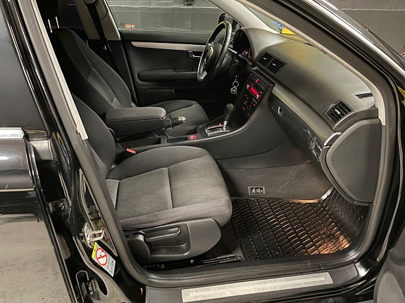 Audi A4 9 of 19