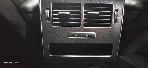 Land Rover Range Rover Sport 8 of 15