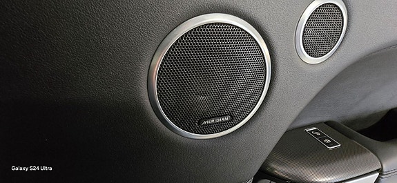 Land Rover Range Rover Sport 9 of 15