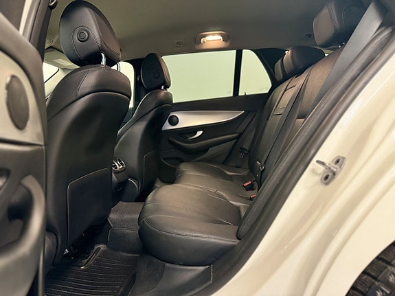 Mercedes-Benz E220 8 of 14