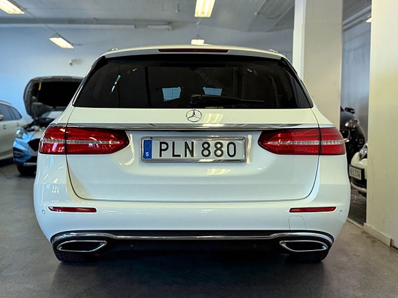 Mercedes-Benz E220 6 of 14