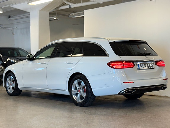 Mercedes-Benz E220 5 of 5