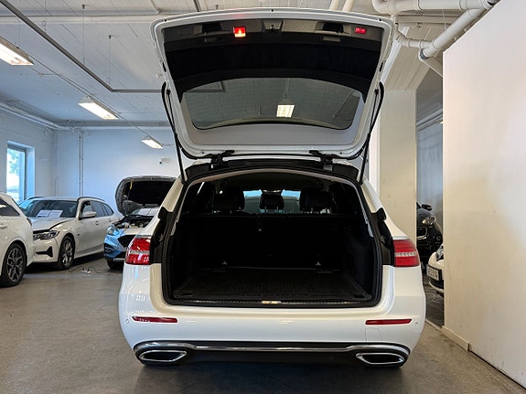 Mercedes-Benz E220 7 of 14