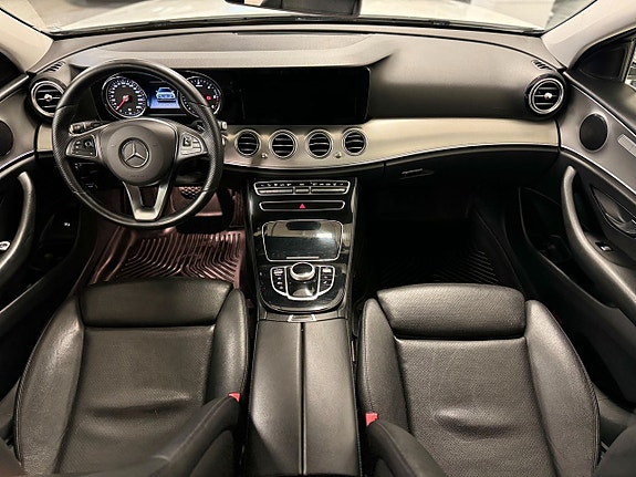 Mercedes-Benz E220 9 of 14