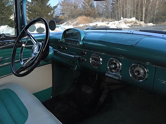 Ford Fairlane 14 of 20