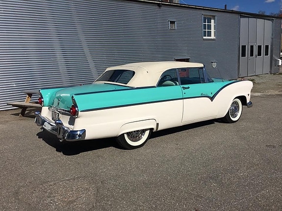 Ford Fairlane