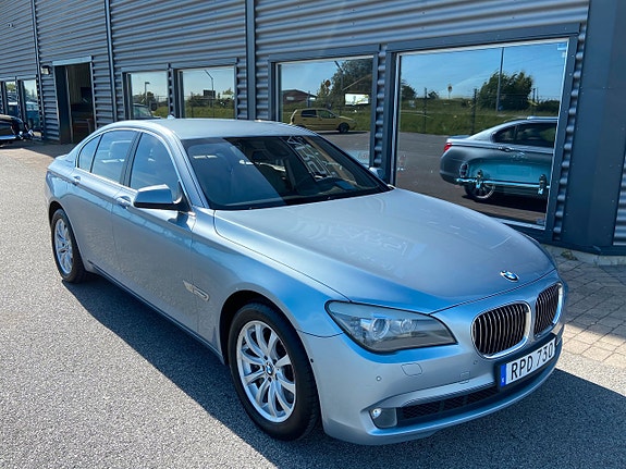 BMW 750d 2 of 11