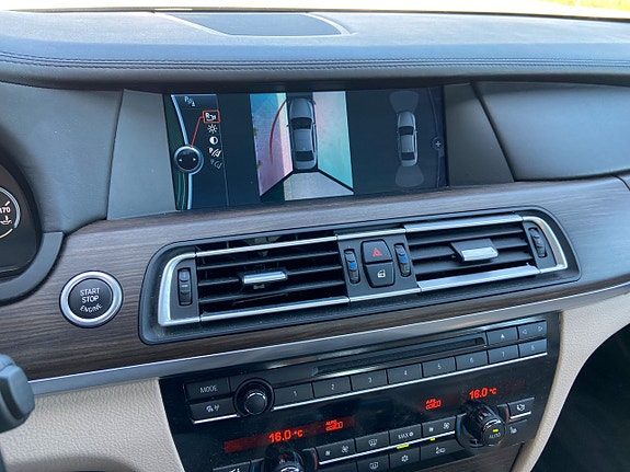 BMW 750d 10 of 11