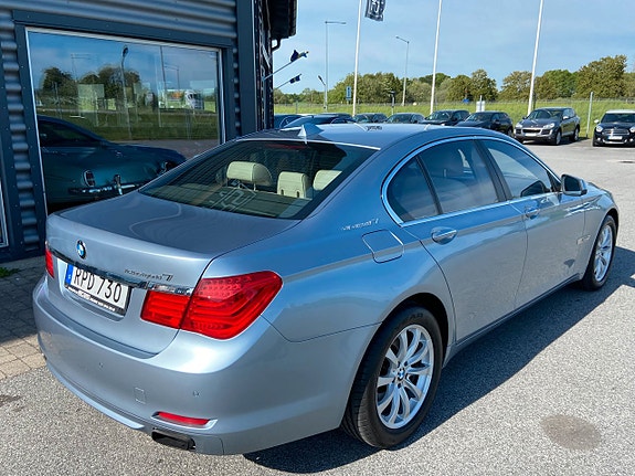 BMW 750d 4 of 11