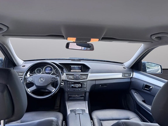 Mercedes-Benz E220 9 of 9