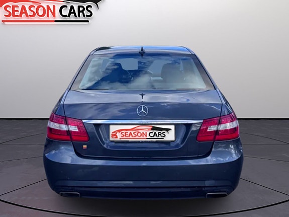Mercedes-Benz E220 6 of 9