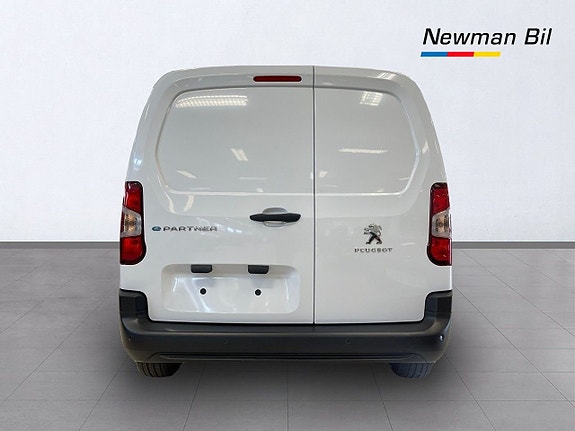 Peugeot e-Partner 5 of 15
