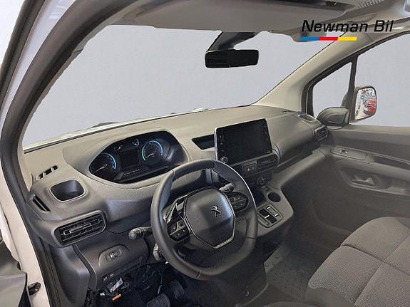 Peugeot e-Partner 8 of 15