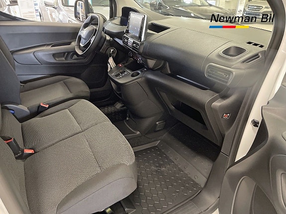 Peugeot e-Partner 9 of 15