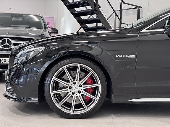 Mercedes-Benz CLS63 11 of 30