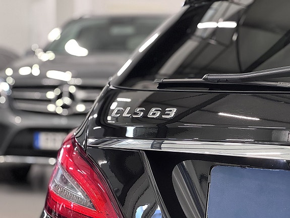 Mercedes-Benz CLS63 22 of 30