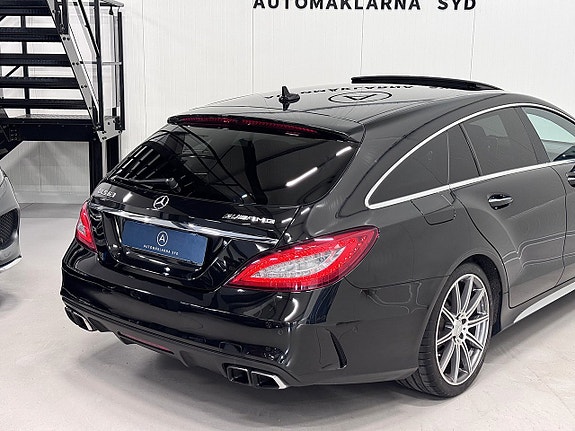 Mercedes-Benz CLS63 21 of 30