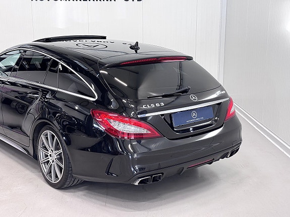 Mercedes-Benz CLS63 27 of 30