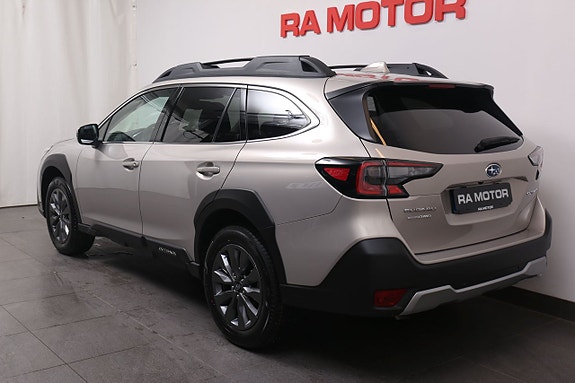 Subaru Outback 3 of 5